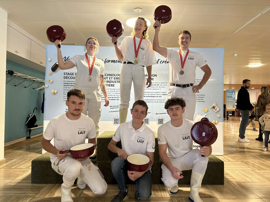Tous les finalistes du samedi et sur le podium : Oriane Novello (1ère place), Maëlis Camboulive (2ème place) et Théo Othenin-Girard (3ème place).