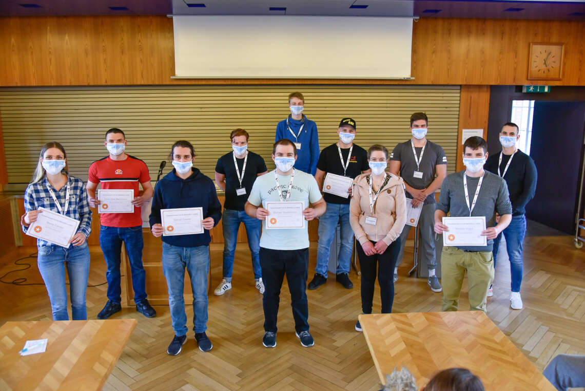 Toutes les places classées 11 à 1 (de gauche à droite): Marta Forster (6ème), Florian Dirk Bachmann (8e), Daniel Traxler (7e), John Schuppli (11e), Michael Stadelmann (5e), ​​Alexander Grögor (10e), Patrick Kurmann (2e), Julia Grubenmann (9ème), Florian Benedikt Wartmann (3e), Nicolas Vogel (1er), Vladlen Berthet (4e).